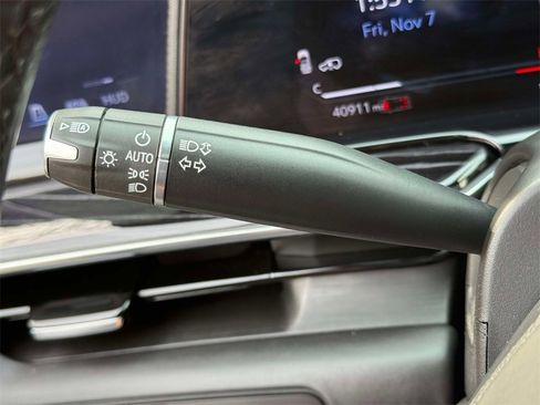 Used 2023 Cadillac Escalade V image 31