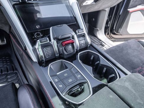 Used 2021 Lamborghini Urus AWD/4WD image 38