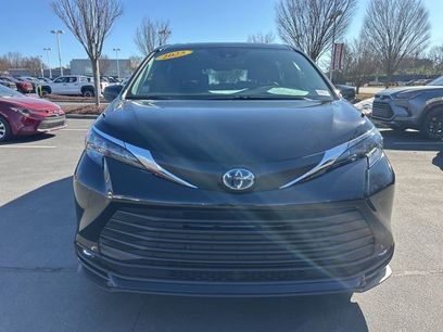 Used 2025 Toyota Sienna XLE