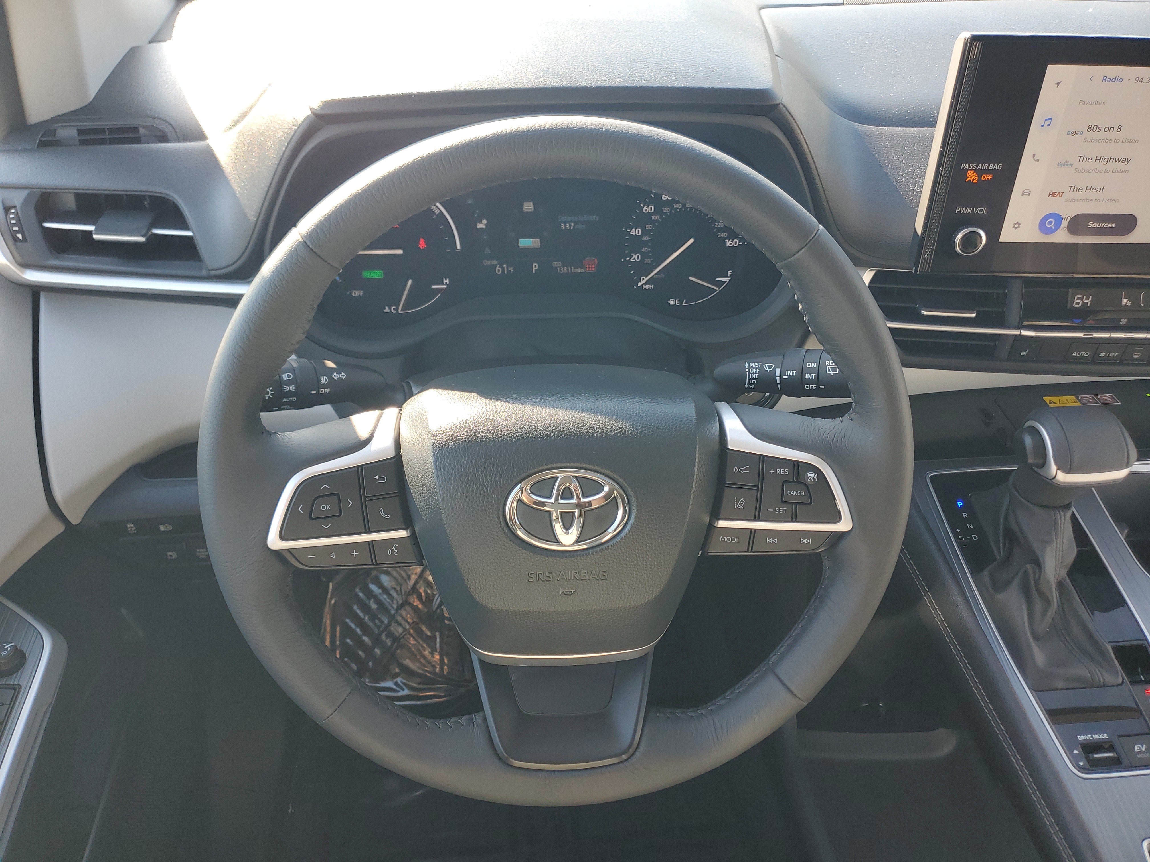 Certified 2026 Toyota Sienna XLE FWD image 25