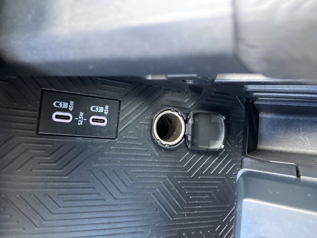 Used 2025 Toyota Tacoma SR5 AWD/4WD image 43