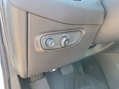 Used 2023 Chevrolet Equinox LT FWD image 26