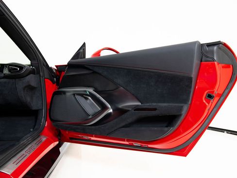 Certified 2025 Ferrari 12Cilindri image 27