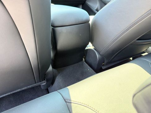 Certified 2025 MAZDA MAZDA3 s FWD image 13