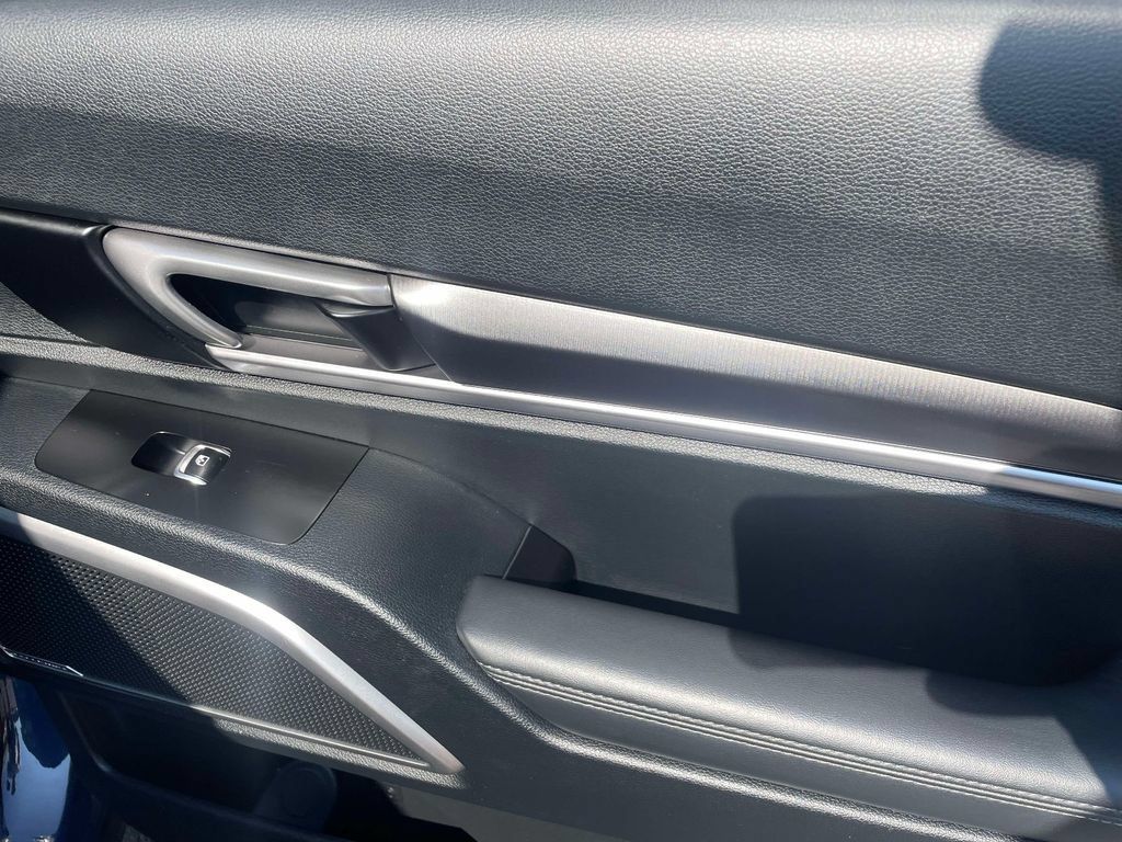 Used 2025 Kia Telluride S FWD image 11