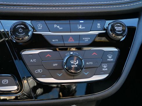 New 2026 Chrysler Pacifica Select AWD/4WD image 47