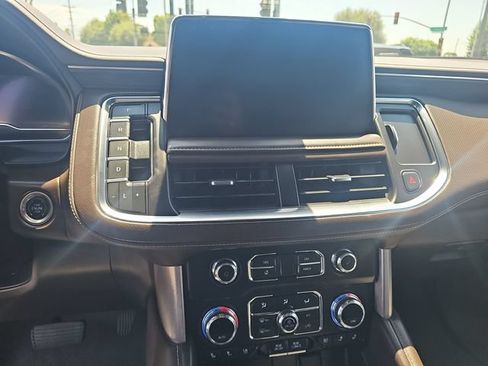 Certified 2024 GMC Yukon XL SLT AWD/4WD image 12