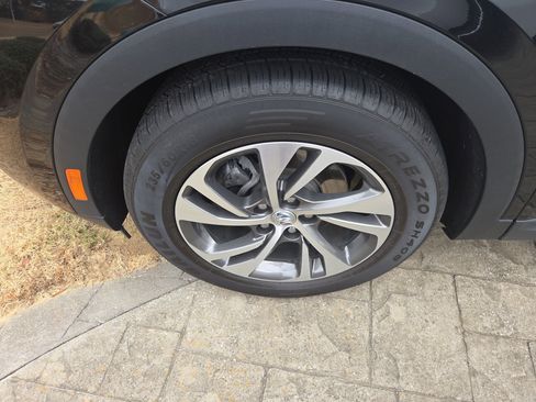 Used 2023 Buick Envision Essence image 11