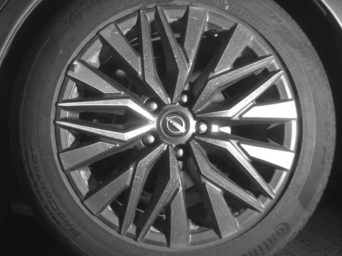 Used 2025 Nissan Altima 2.5 SV FWD image 14