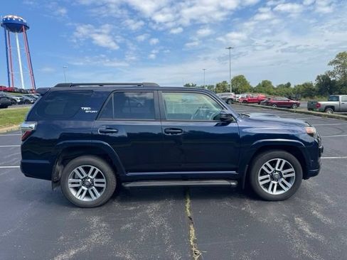 Used 2024 Toyota 4Runner TRD Sport AWD/4WD image 2