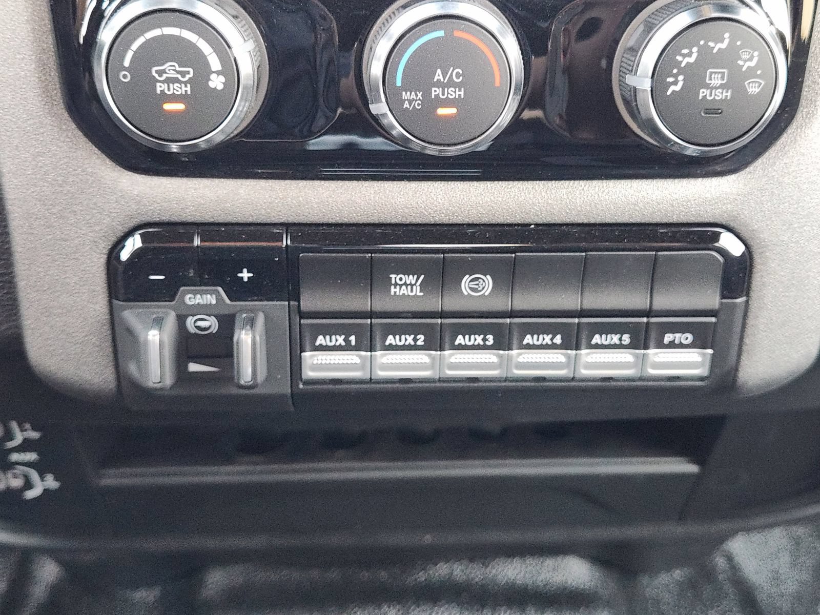 New 2026 RAM 3500 Tradesman AWD/4WD image 16