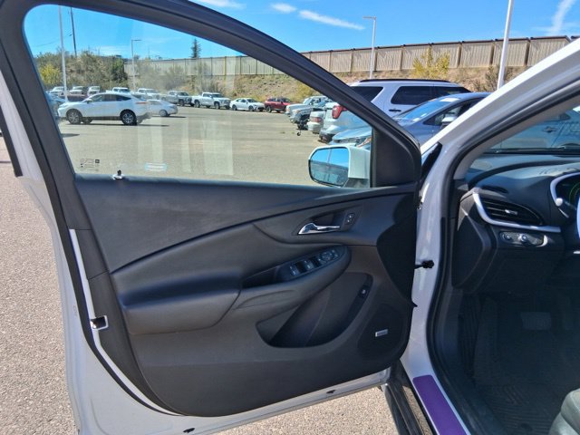 Used 2018 Chevrolet Volt LT w/ Comfort Package FWD image 4