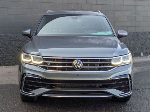 Used 2022 Volkswagen Tiguan SEL R-Line image 2
