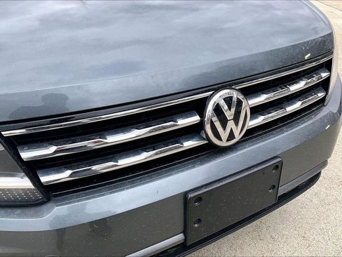 Used 2021 Volkswagen Tiguan SE image 28