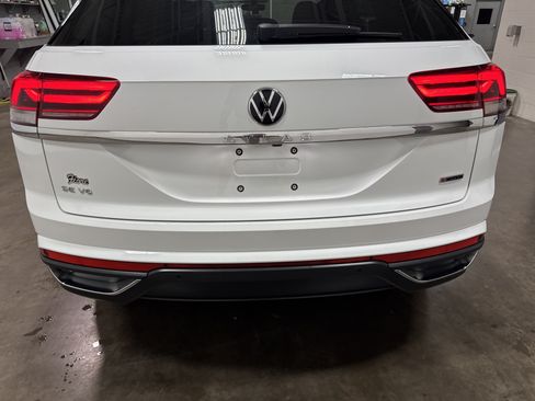 Used 2020 Volkswagen Atlas Cross Sport SE AWD/4WD image 36
