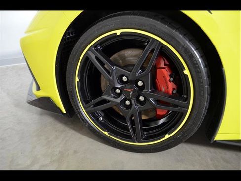 Used 2022 Chevrolet Corvette Stingray Premium Cpe w/ Z51 Performance Package RWD image 9