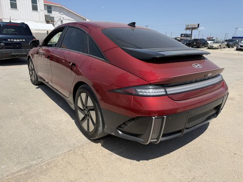 Used 2024 Hyundai Ioniq 6 SE RWD image 2
