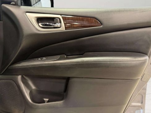 Used 2016 Nissan Pathfinder SL w/ SL Premium Package AWD/4WD image 31