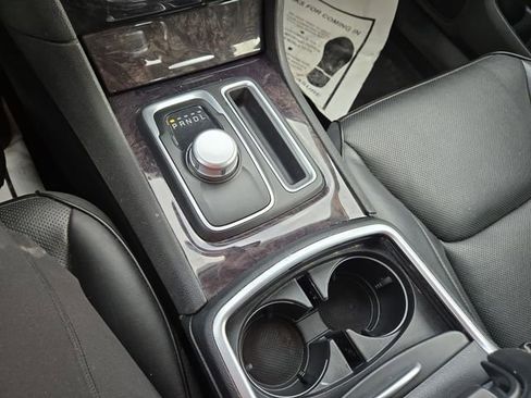 Used 2019 Chrysler 300 Limited image 22