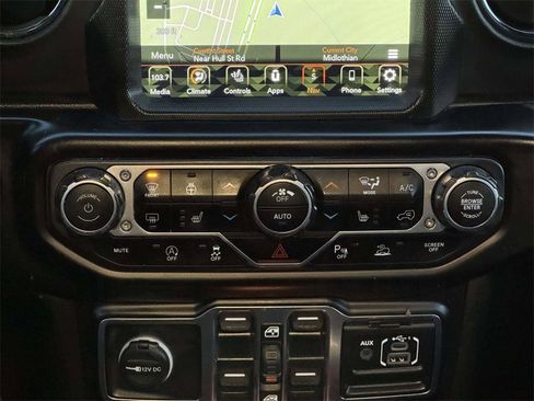 Used 2021 Jeep Wrangler Unlimited Sahara image 6