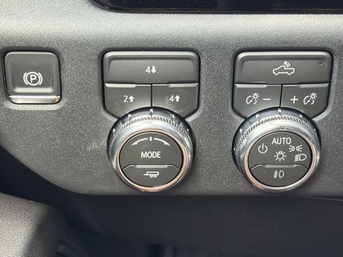 New 2026 GMC Sierra 3500 SLE AWD/4WD image 10