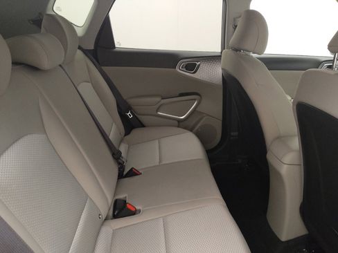 Used 2025 Kia Soul LX image 19