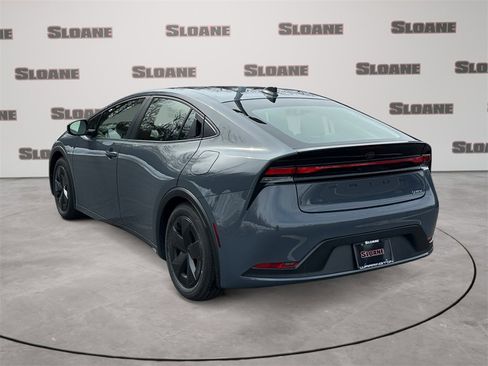 Used 2024 Toyota Prius LE image 3