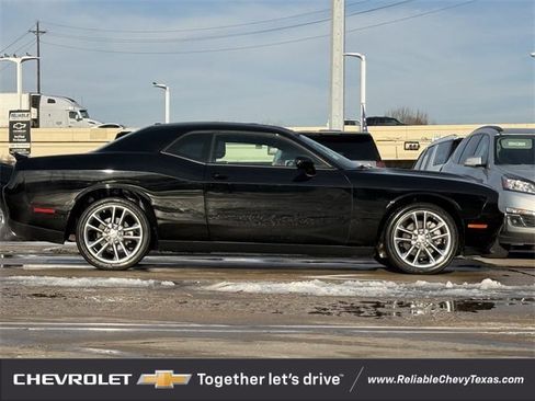 Used 2022 Dodge Challenger GT image 5