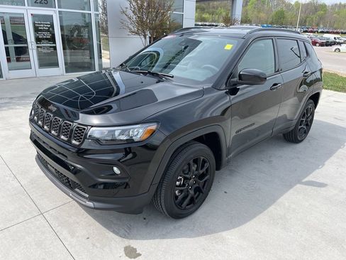 New 2026 Jeep Compass Latitude image 1