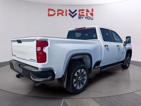 Used 2025 Chevrolet Silverado 2500 Custom w/ Custom Value Package image 5