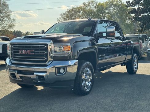 Used 2019 GMC Sierra 2500 SLT w/ Duramax Plus Package AWD/4WD image 8