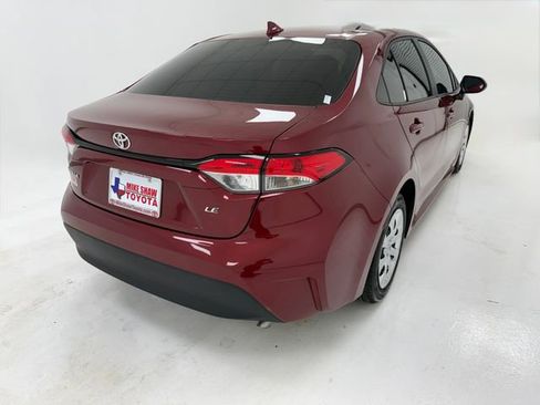 Used 2026 Toyota Corolla LE FWD image 40