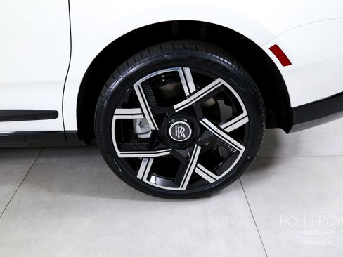 Used 2026 Rolls-Royce Cullinan AWD/4WD image 43