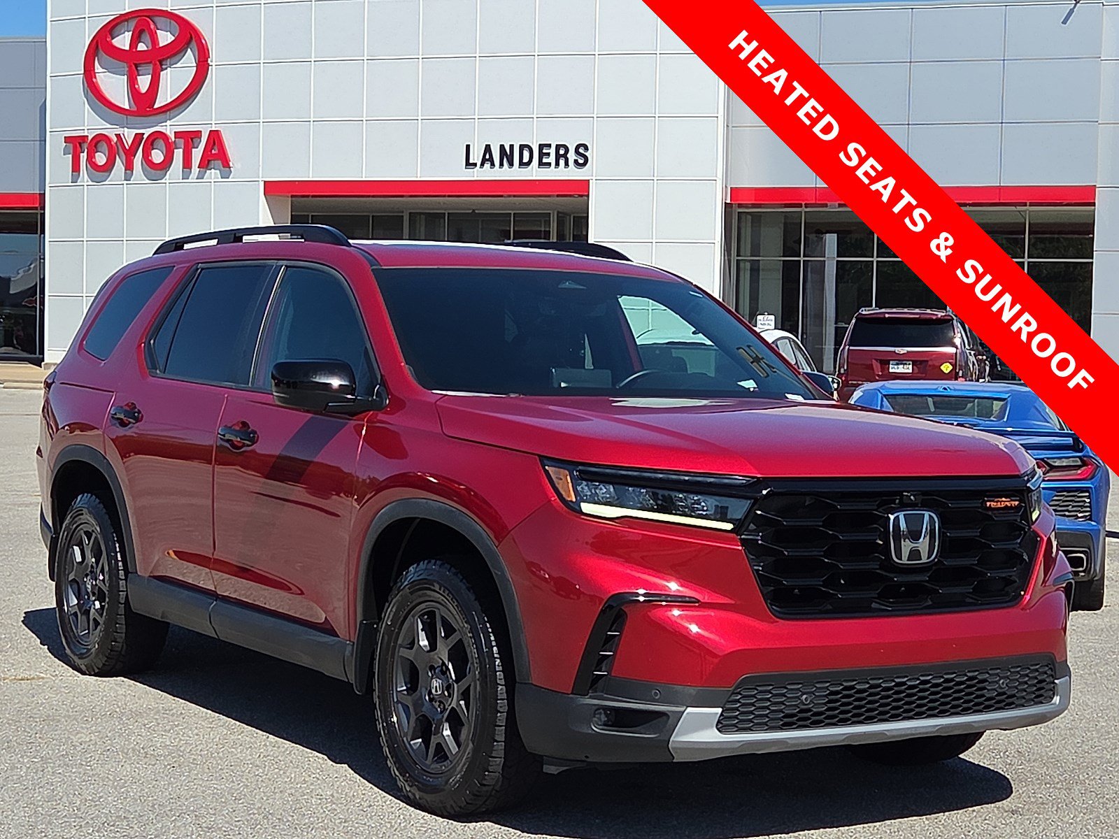 Used 2024 Honda Pilot TrailSport image 1