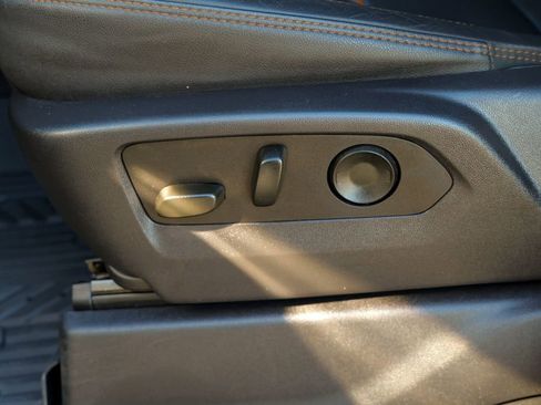 Used 2024 GMC Sierra 1500 AT4 w/ Technology Package image 29