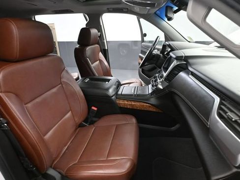 Used 2019 Chevrolet Suburban Premier w/ Premier Plus Edition AWD/4WD image 59