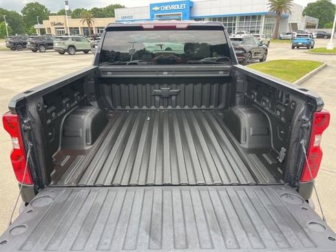 Used 2022 Chevrolet Silverado 1500 LT AWD/4WD image 8