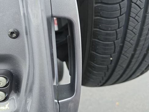 Used 2021 Land Rover Defender 110 SE image 14