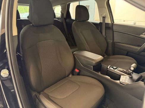 Used 2025 Kia Sportage LX image 30