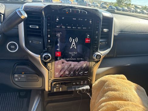 Used 2020 RAM 3500 Laramie AWD/4WD image 11