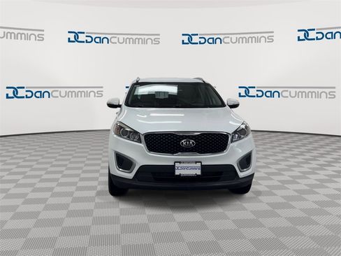Used 2018 Kia Sorento LX image 3