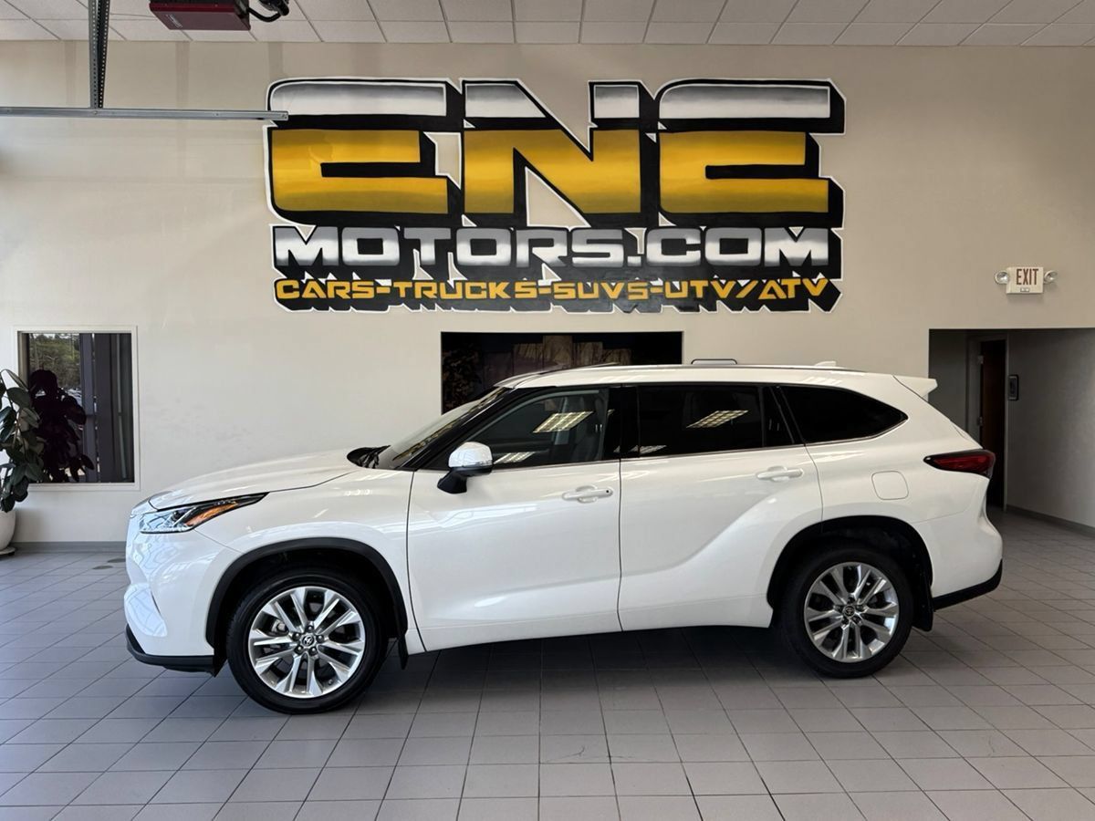 Used 2021 Toyota Highlander Limited AWD/4WD image 4