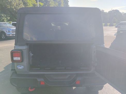 Used 2022 Jeep Wrangler Unlimited Rubicon w/ Cold Weather Group image 14