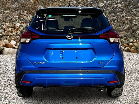 Used 2023 Nissan Kicks SR w/ SR Premium Package image 4