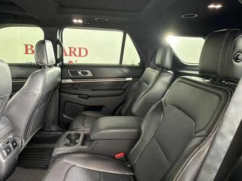 Used 2018 Ford Explorer Limited w/ Equipment Group 301A FWD image 13