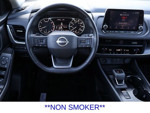 Used 2025 Nissan Rogue SV FWD image 4
