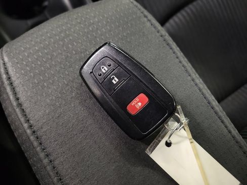 Used 2017 Toyota Prius Two FWD image 18