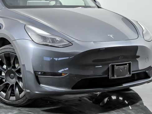 Used 2023 Tesla Model Y Long Range AWD/4WD image 2
