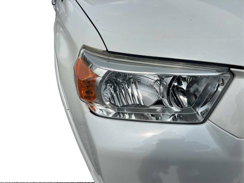 Used 2010 Toyota 4Runner SR5 w/ Convenience Pkg AWD/4WD image 35