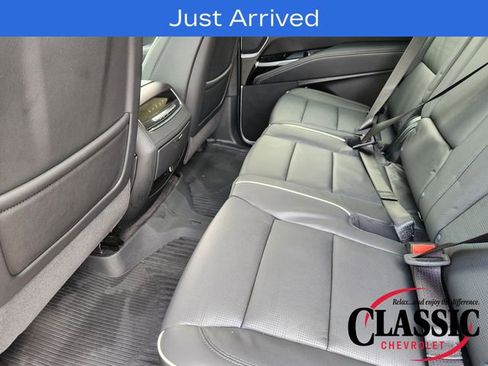 Used 2025 Cadillac Escalade ESV Premium Luxury w/ LPO, Floor Liner Package AWD/4WD image 40